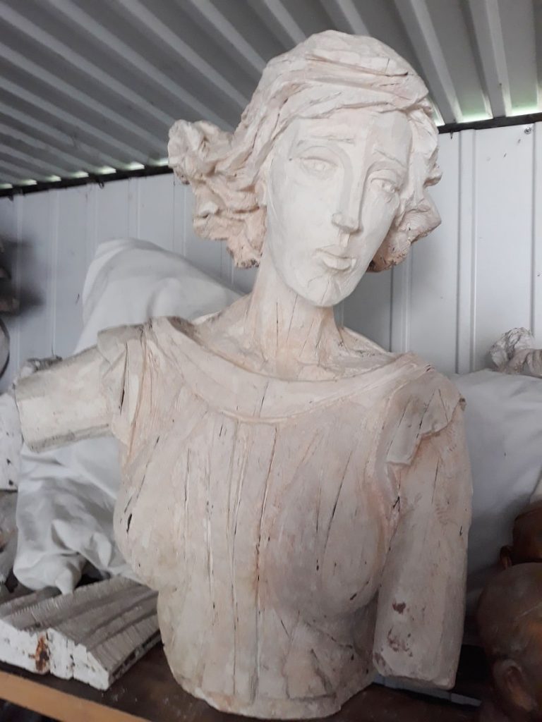 projekty wystroju wnętrz sakralnych - model rzeźby