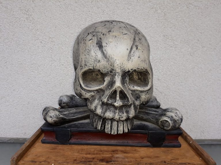 rzeźby płaskorzeźby aplikacje - figurki